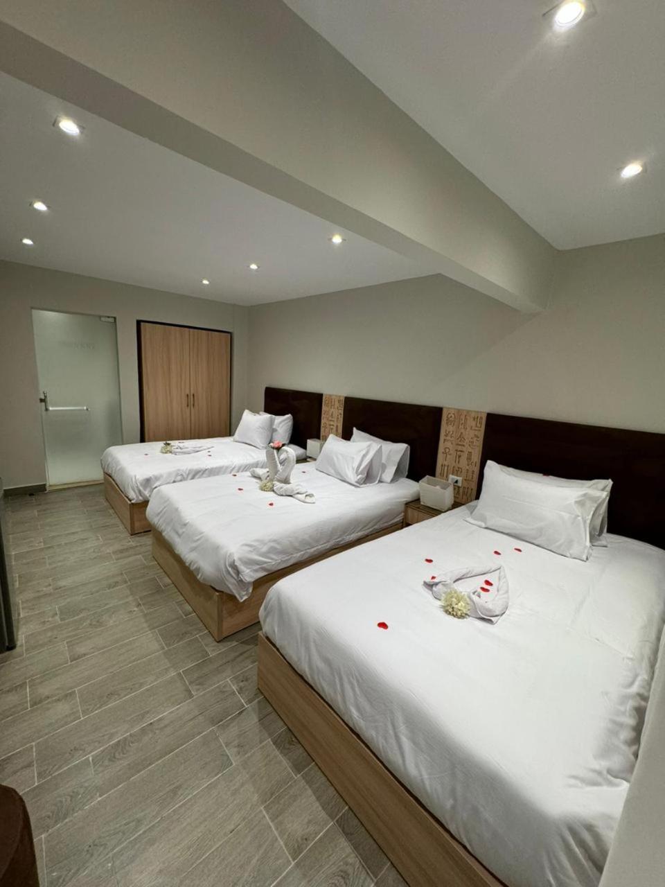 Khufu Pyramids Inn Nazlet el-Sîsi Extérieur photo