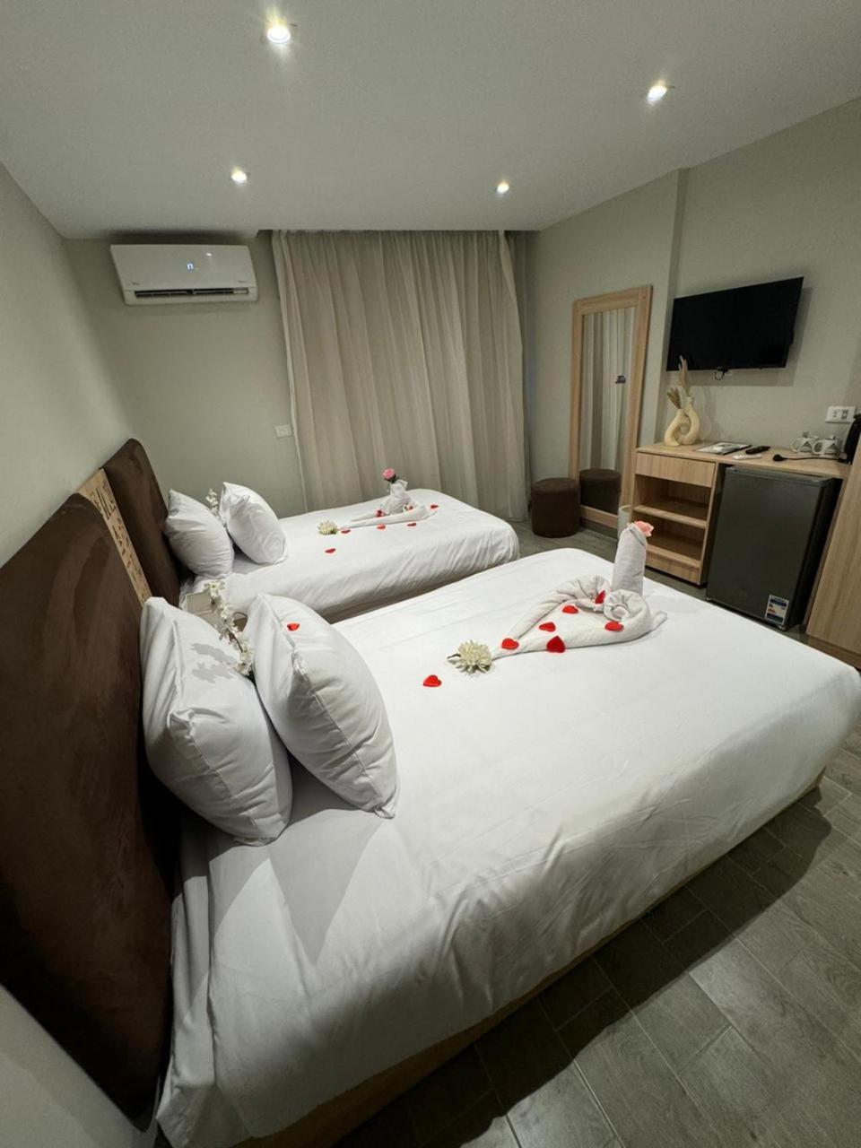 Khufu Pyramids Inn Nazlet el-Sîsi Extérieur photo